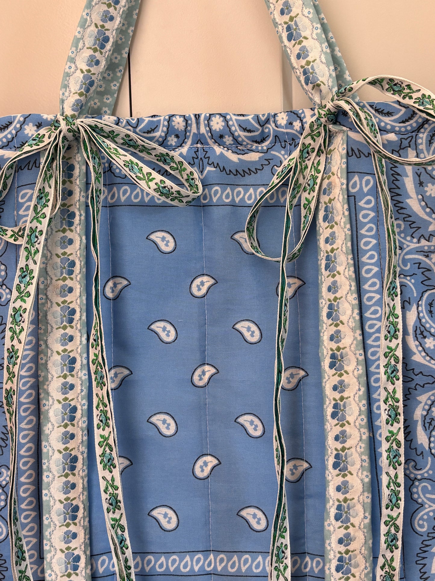 Boren Bows set of 2 (blue flowers)