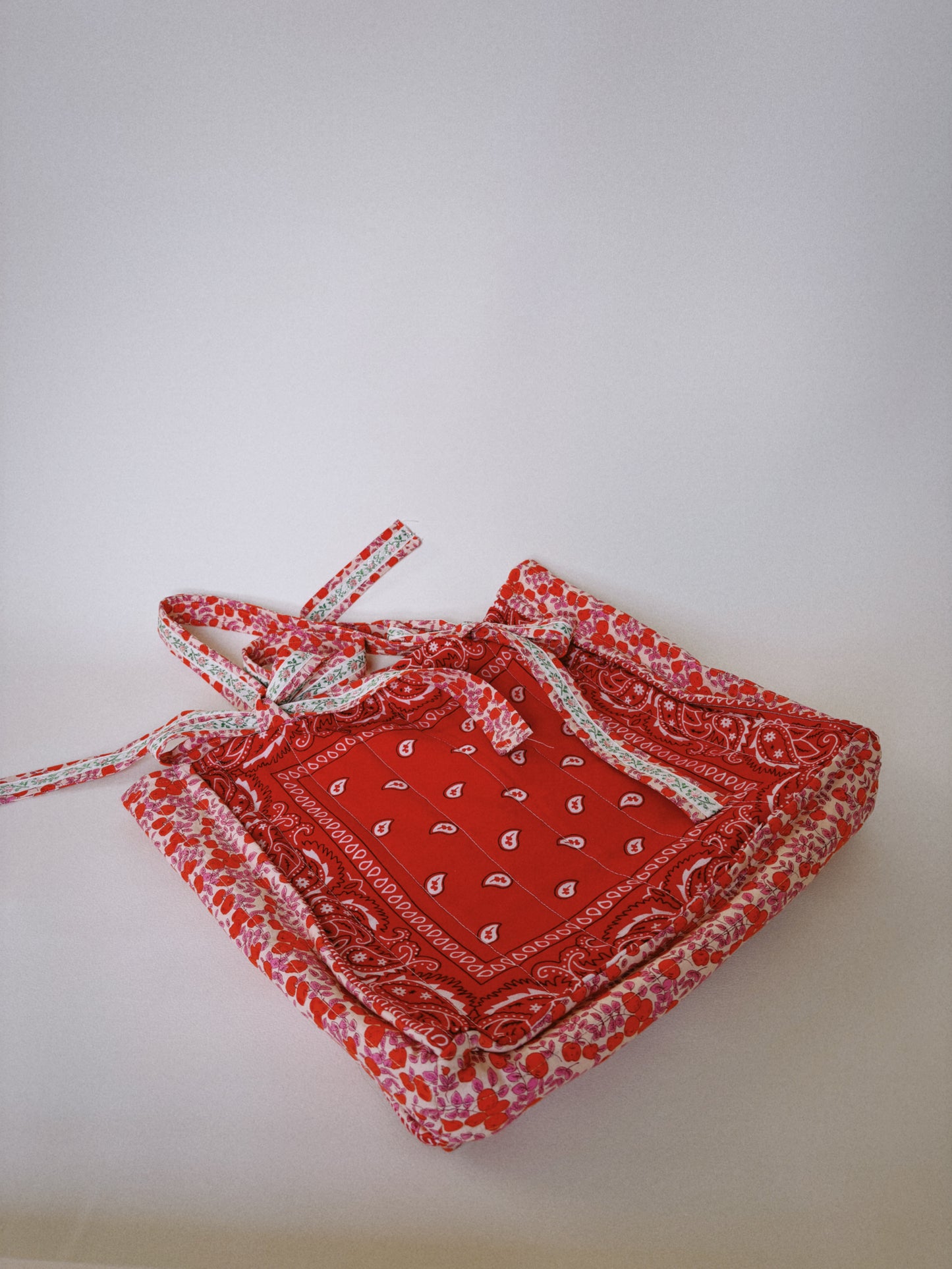 Boren Bandana Bag (CHERRY)